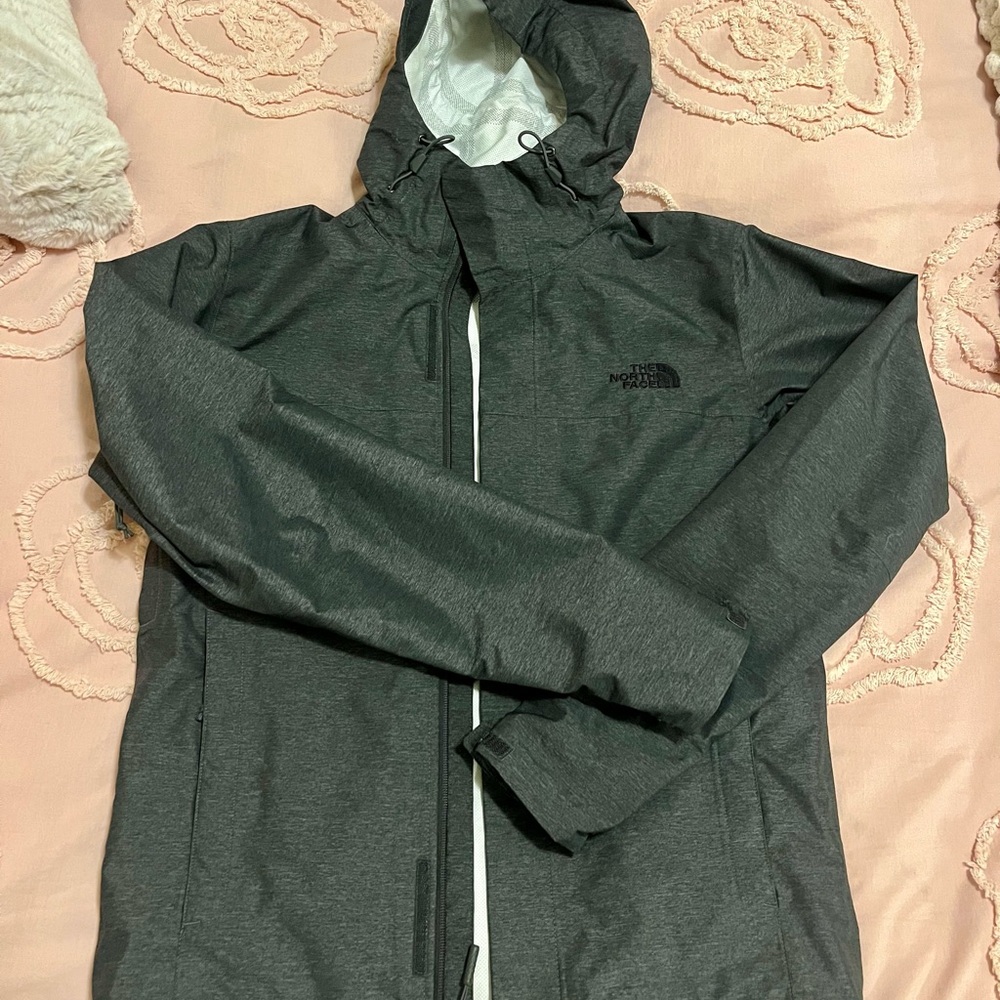 The North Face Men's gray raincoat XS